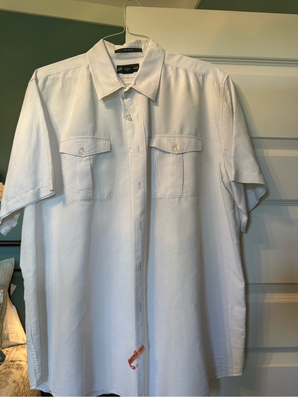 Eddie Bauer White Short-Sleeve Button-Up Shirt with Chest Pockets